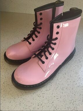Martens 1460 Baby Pink Patent Kids Boot NWT Size 5 US / EU 36
